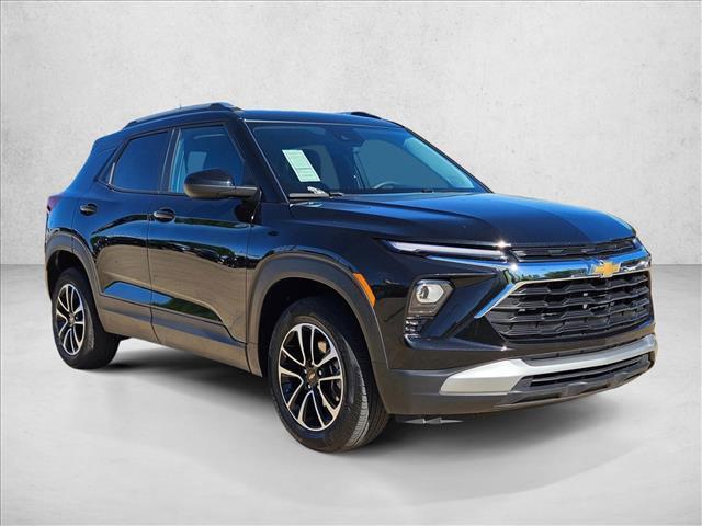 used 2025 Chevrolet TrailBlazer car, priced at $23,102