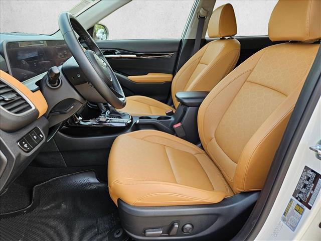 used 2025 Kia Seltos car, priced at $24,014