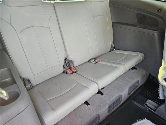 used 2015 Chevrolet Traverse car, priced at $9,995