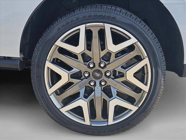 new 2025 Ford Expedition car, priced at $82,999