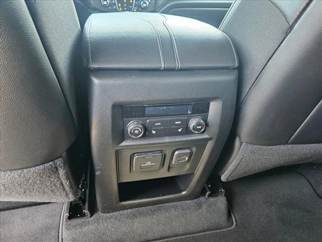 used 2023 Chevrolet Traverse car, priced at $32,889