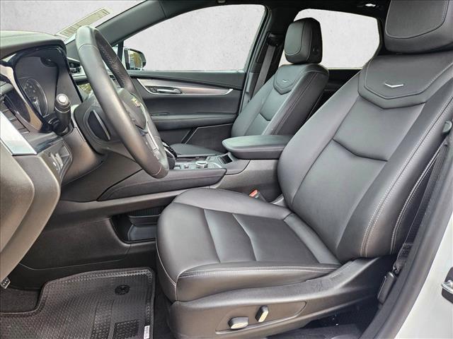used 2023 Cadillac XT5 car, priced at $28,444