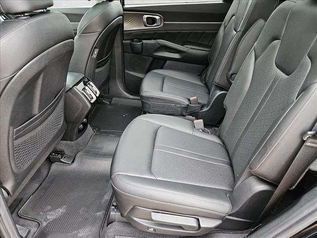 used 2023 Kia Sorento car, priced at $28,220