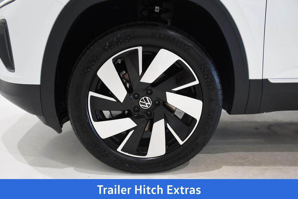 new 2025 Volkswagen Atlas Cross Sport car, priced at $43,858