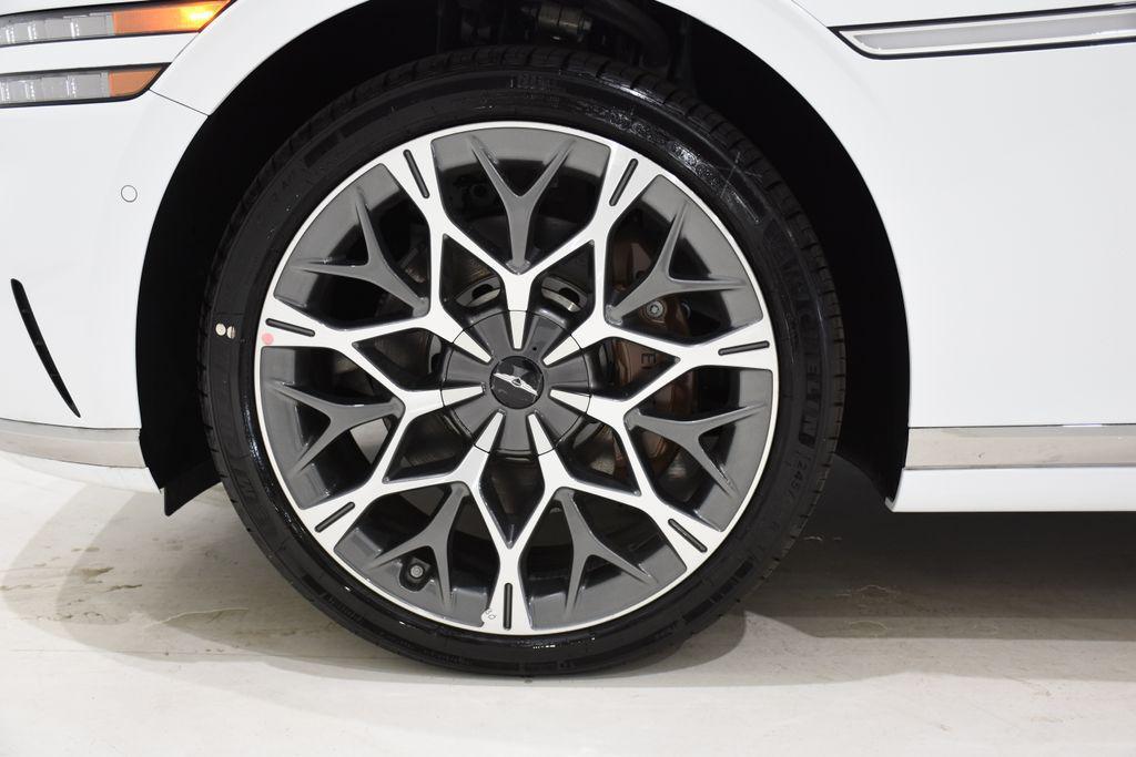 new 2025 Genesis G90 car, priced at $91,999