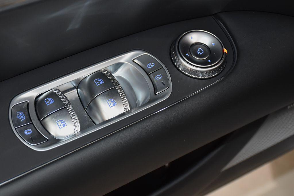 new 2025 Genesis G90 car, priced at $91,999