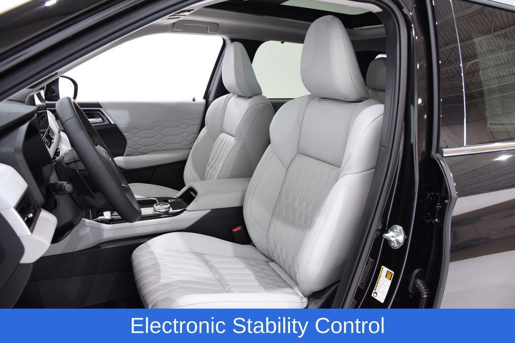 new 2025 Mitsubishi Outlander car, priced at $40,627