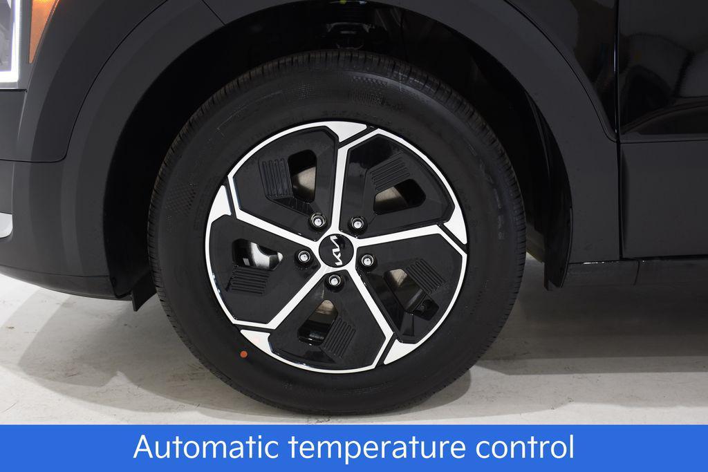 new 2025 Kia Niro car, priced at $27,278