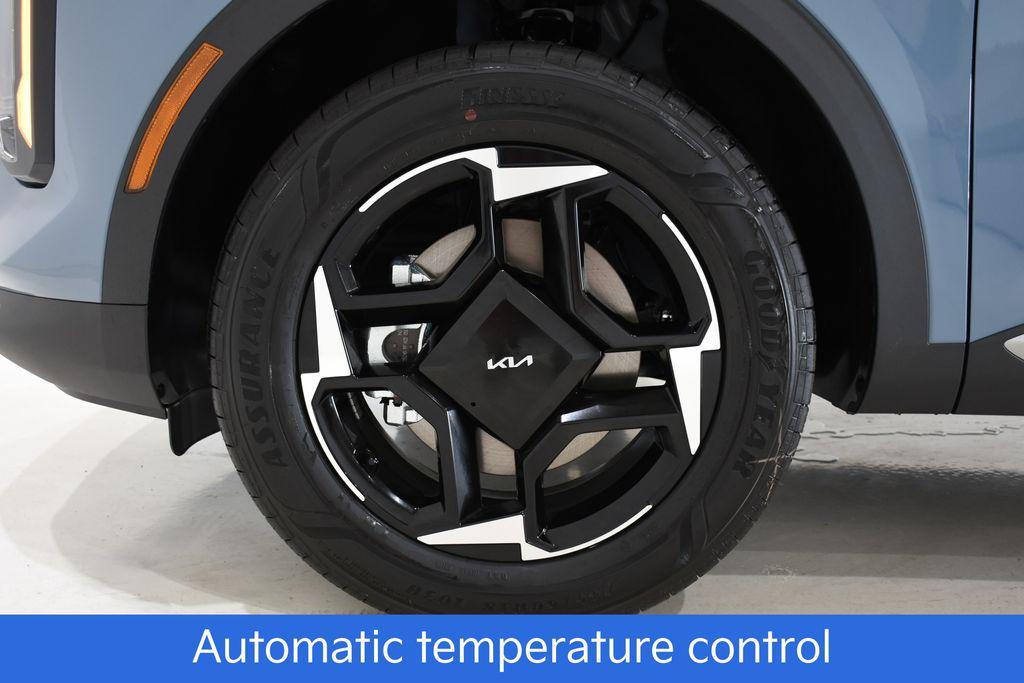 new 2026 Kia Sportage Hybrid car, priced at $34,422