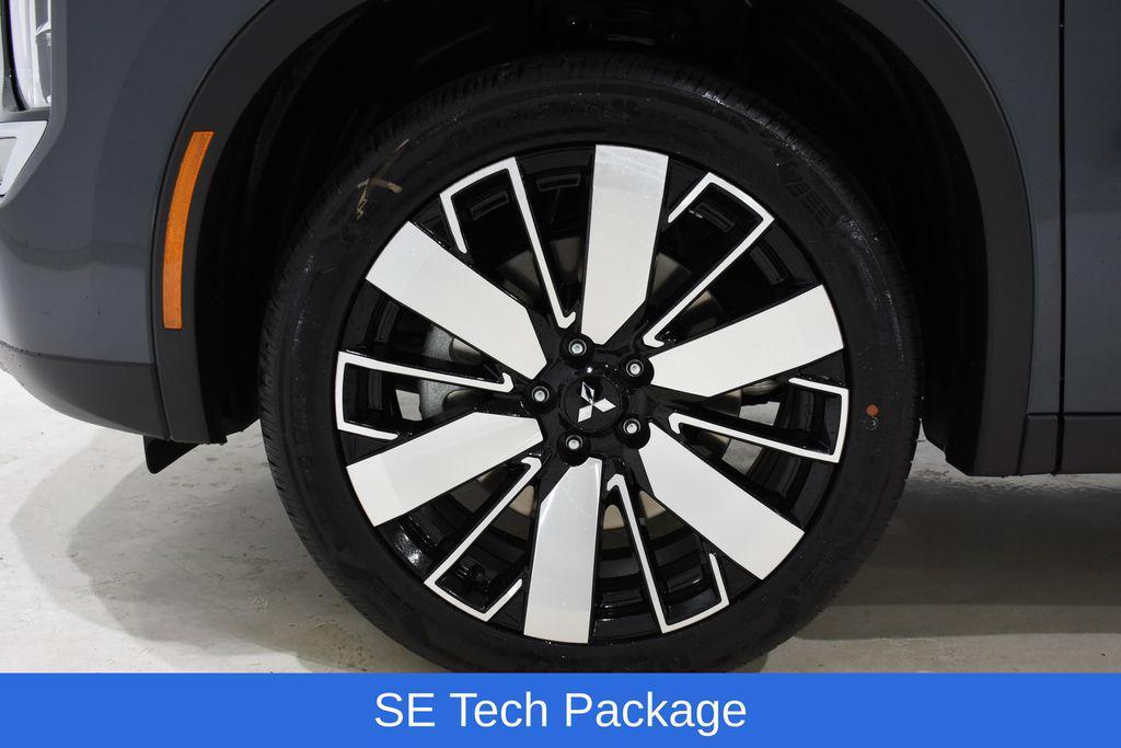 new 2025 Mitsubishi Outlander car, priced at $31,318