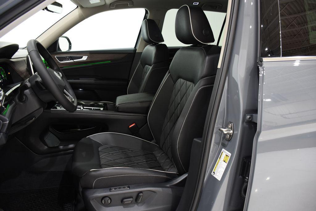 new 2026 Volkswagen Atlas car, priced at $52,268