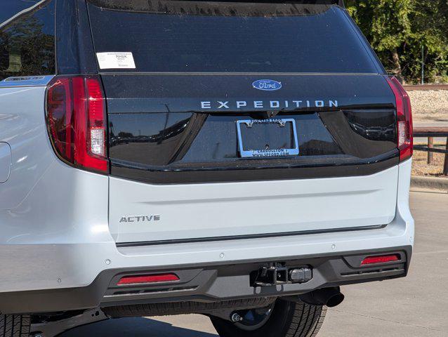 new 2025 Ford Expedition car, priced at $65,878