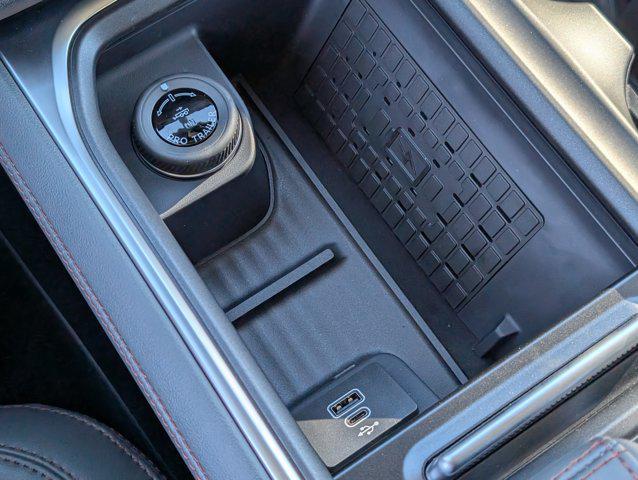 new 2025 Ford Expedition car, priced at $65,878