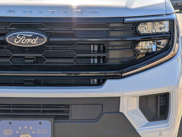 new 2025 Ford Expedition car, priced at $65,878