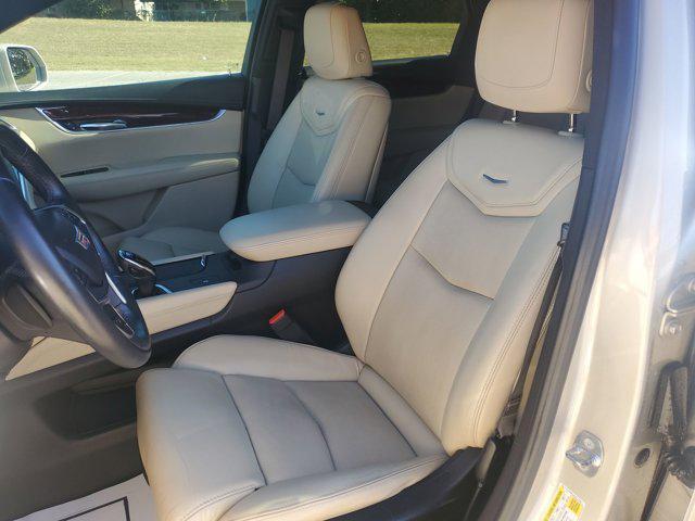 used 2017 Cadillac XT5 car, priced at $15,500