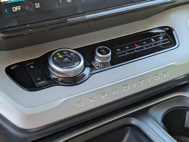 new 2025 Ford Expedition car, priced at $66,438