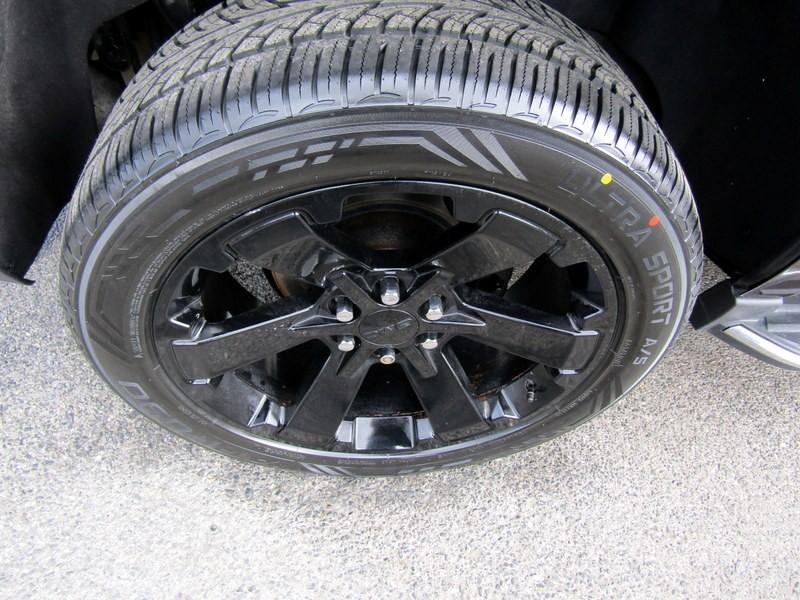 used 2017 GMC Yukon car, priced at $25,995