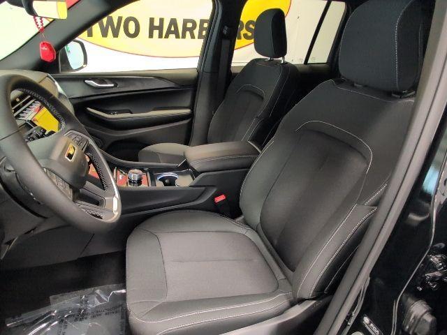 new 2025 Jeep Grand Cherokee car, priced at $37,915