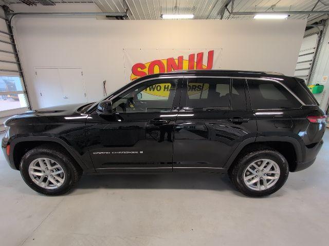 new 2025 Jeep Grand Cherokee car, priced at $37,915