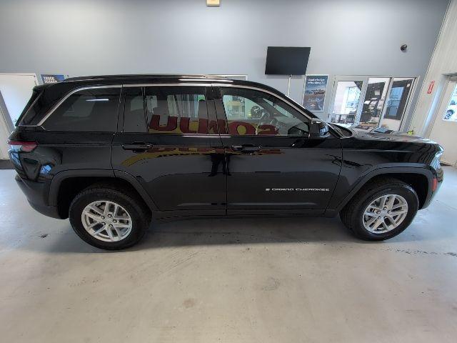 new 2025 Jeep Grand Cherokee car, priced at $37,915