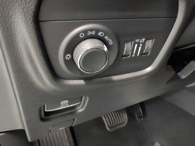 new 2025 Jeep Grand Cherokee car, priced at $37,915