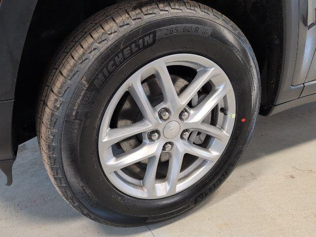 new 2026 Jeep Grand Cherokee car, priced at $46,075