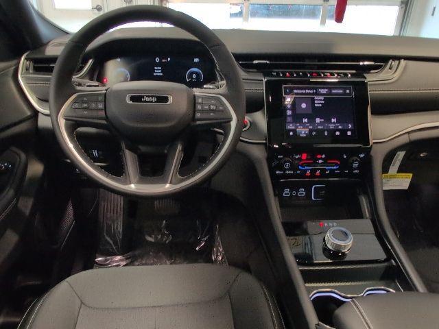 new 2026 Jeep Grand Cherokee car, priced at $46,075