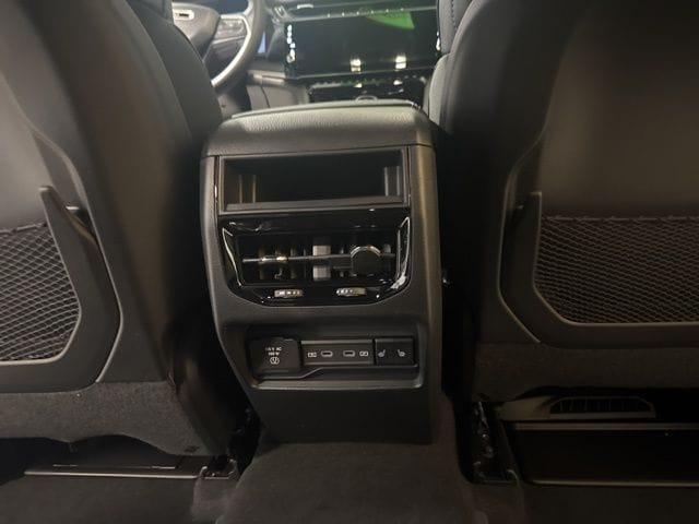 new 2026 Jeep Grand Cherokee car, priced at $50,980