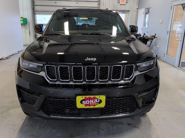 new 2026 Jeep Grand Cherokee car, priced at $46,075