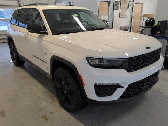 used 2023 Jeep Grand Cherokee car, priced at $27,899
