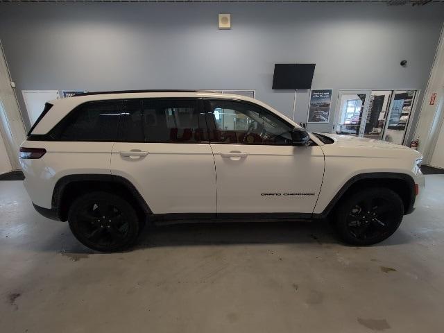 used 2023 Jeep Grand Cherokee car, priced at $27,899