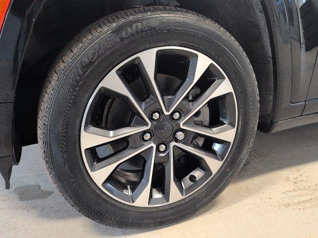 used 2022 Jeep Grand Cherokee car, priced at $31,600
