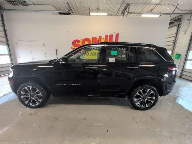 used 2022 Jeep Grand Cherokee car, priced at $35,996