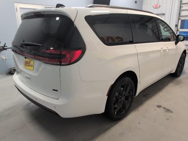 new 2026 Chrysler Pacifica car