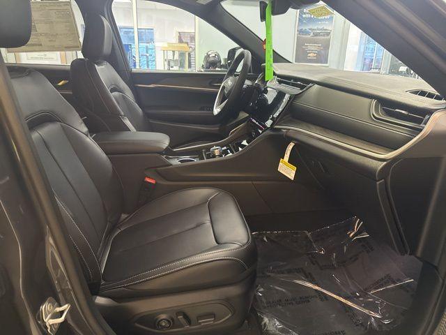 new 2026 Jeep Grand Cherokee car, priced at $51,575