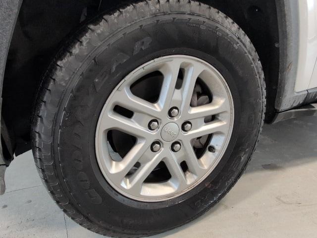 used 2023 Jeep Grand Cherokee car, priced at $26,987