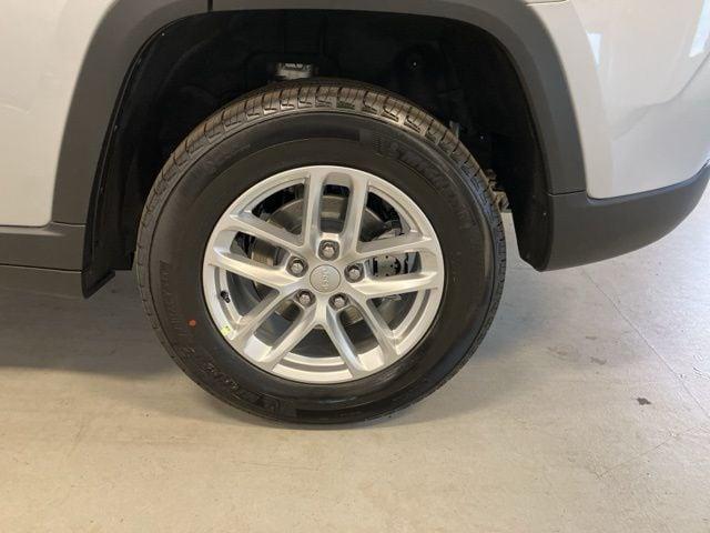 used 2025 Jeep Grand Cherokee car, priced at $35,938