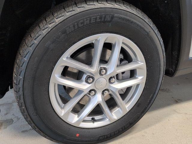 new 2026 Jeep Grand Cherokee car, priced at $45,480