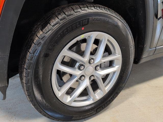 new 2026 Jeep Grand Cherokee car, priced at $43,005