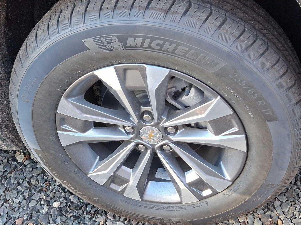 new 2025 Chevrolet Equinox car, priced at $33,575