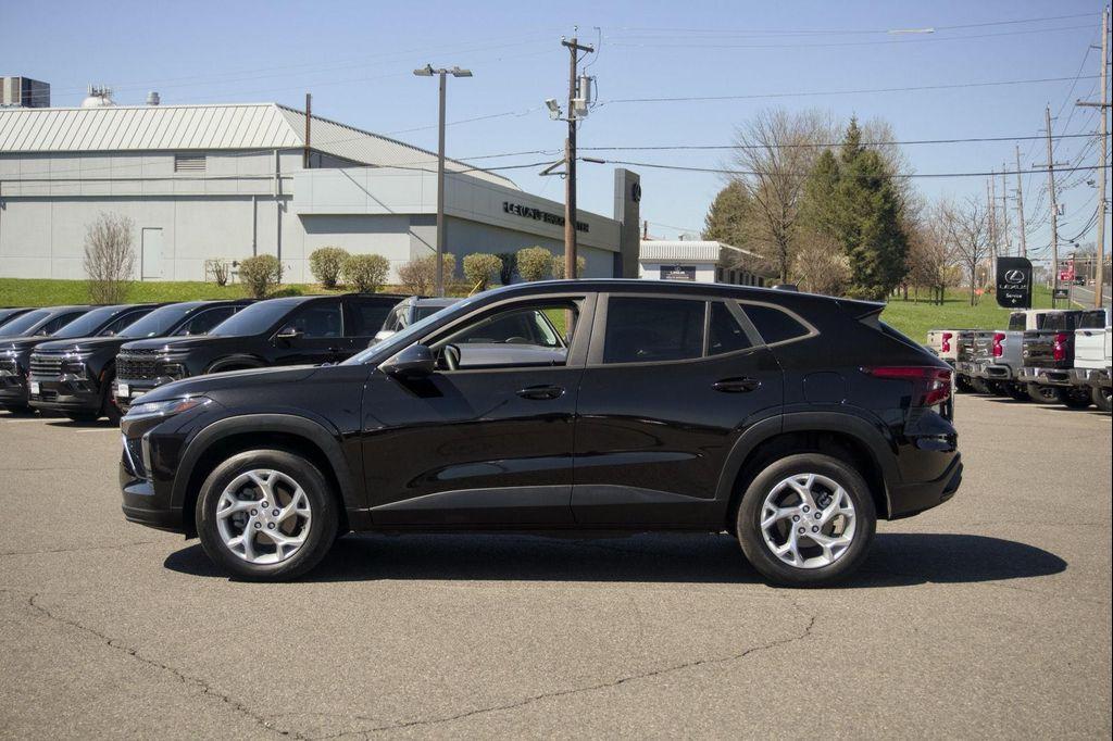 used 2024 Chevrolet Trax car, priced at $17,200