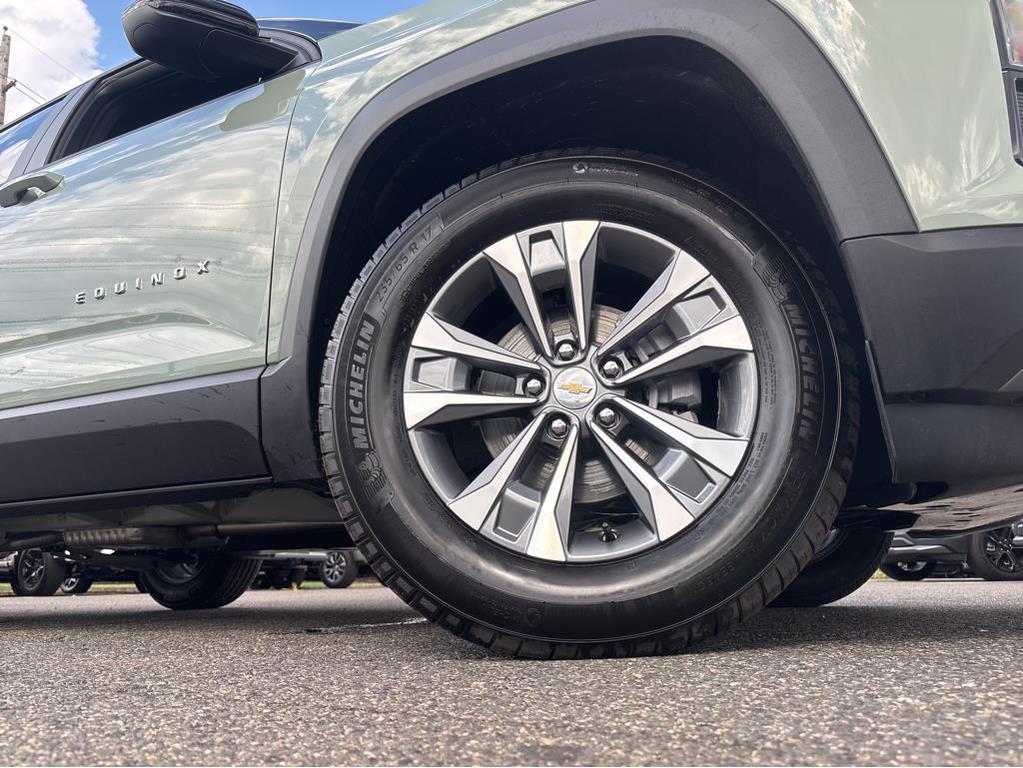 new 2026 Chevrolet Equinox car, priced at $31,995