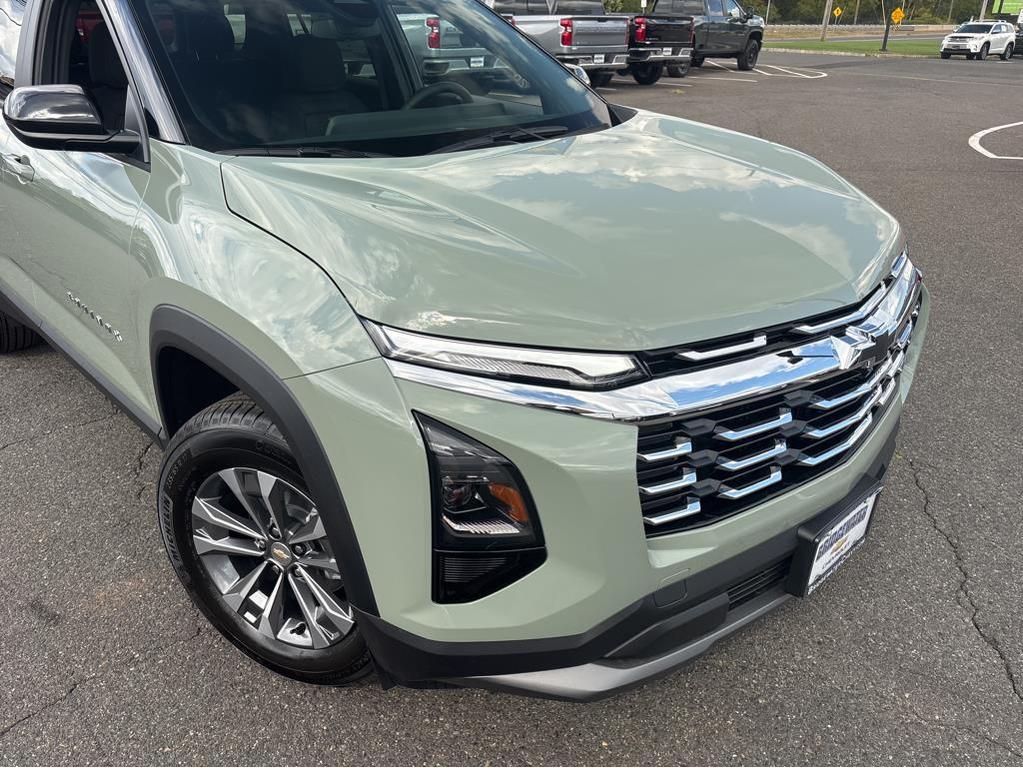 new 2026 Chevrolet Equinox car, priced at $31,995