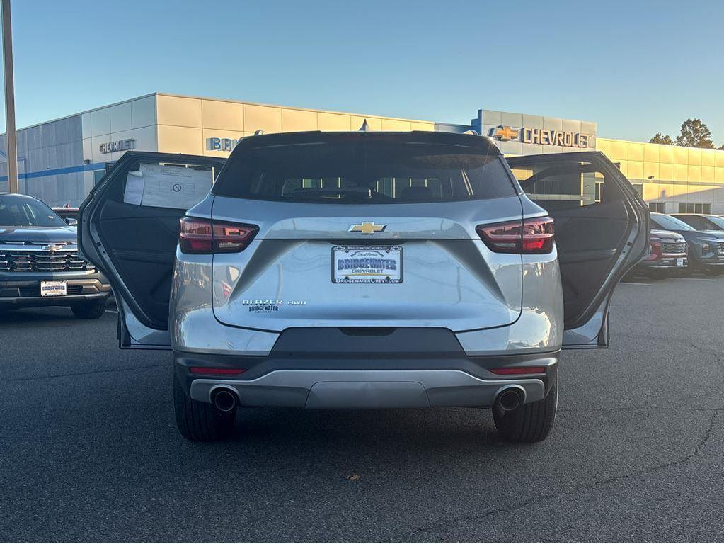 new 2025 Chevrolet Blazer car, priced at $37,926