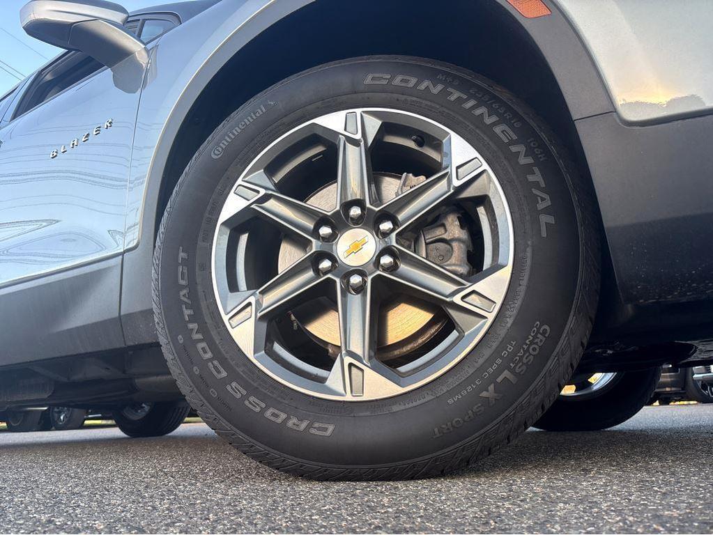 new 2025 Chevrolet Blazer car, priced at $37,926