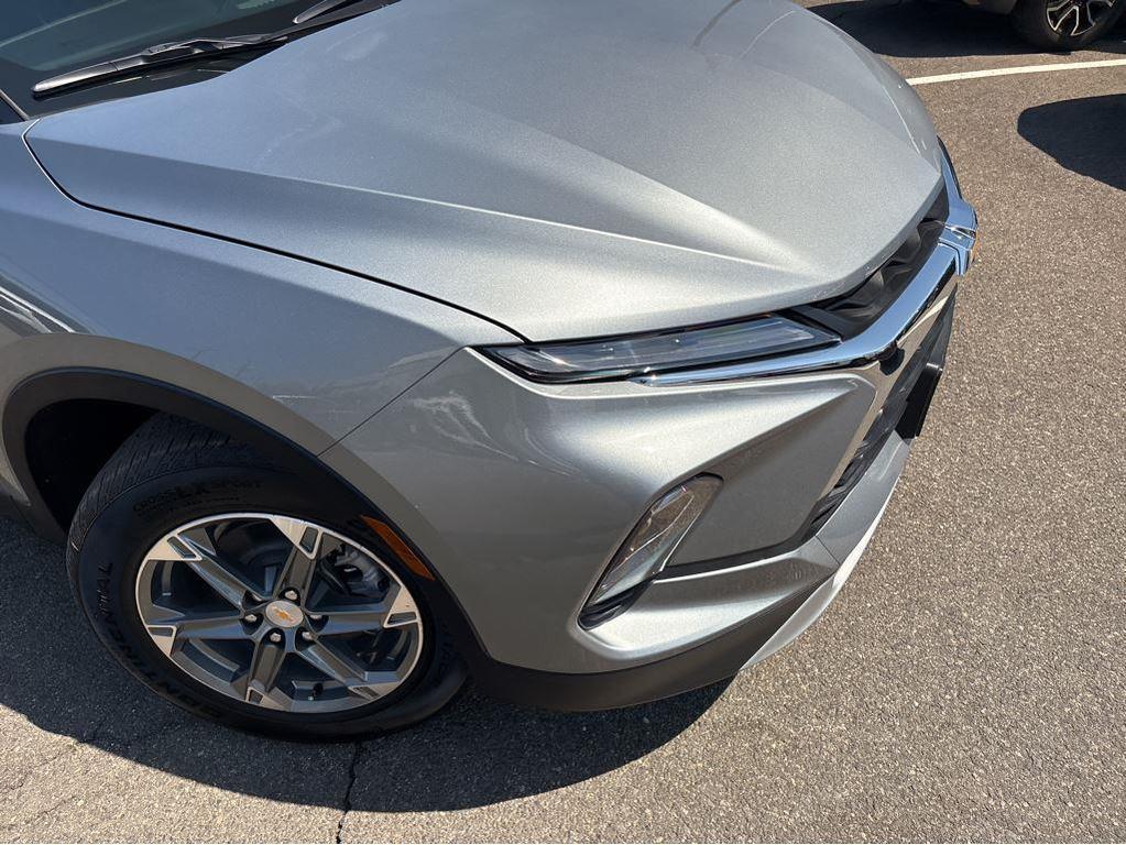 new 2025 Chevrolet Blazer car, priced at $37,009