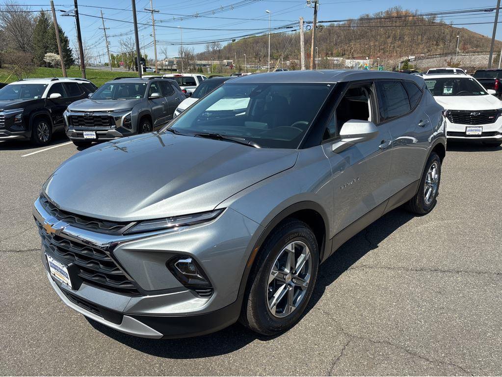 new 2025 Chevrolet Blazer car, priced at $37,009