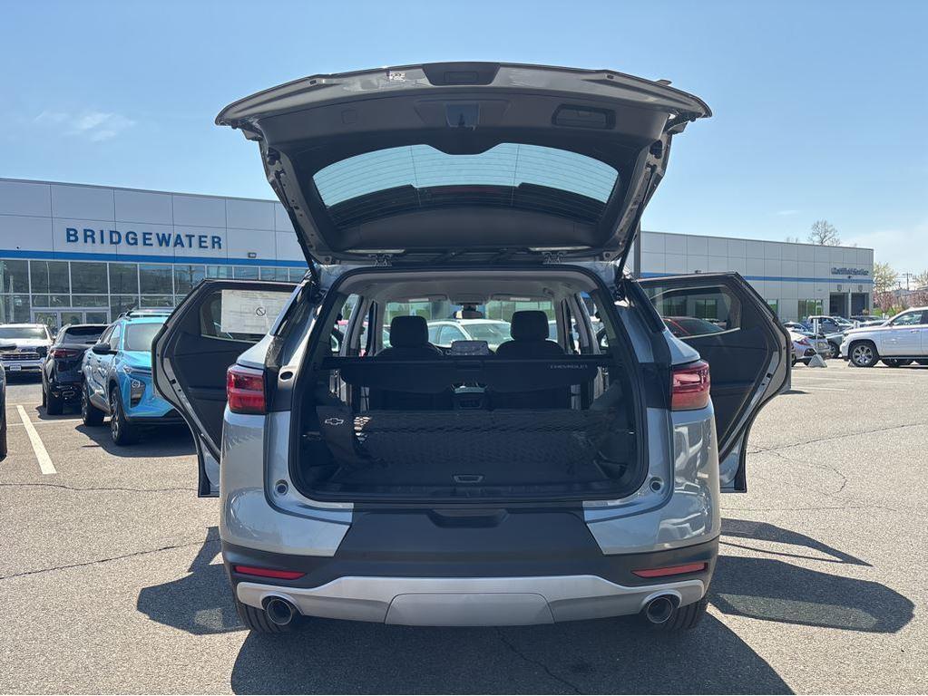 new 2025 Chevrolet Blazer car, priced at $37,009