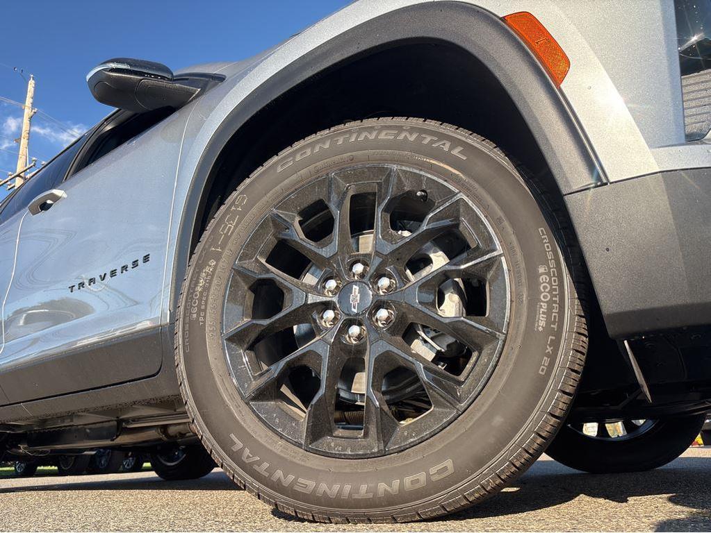 new 2026 Chevrolet Traverse car, priced at $47,980