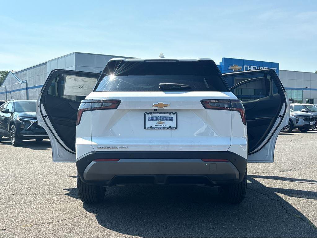 new 2026 Chevrolet Equinox car, priced at $34,045